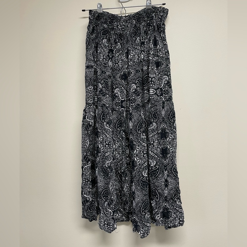 International Company Black and White Paisley Skirt